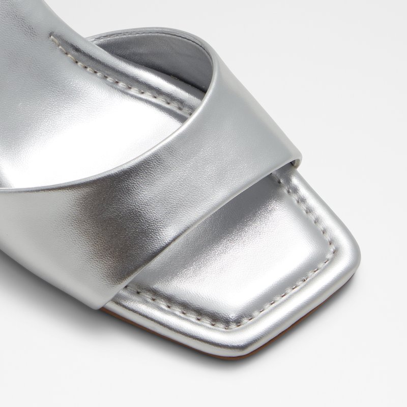 Aldo sandale na srednje visoku petu SAFDIE SYN METALLIC - srebrna 4